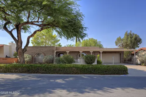 22 W Calle Frambuesa, Green Valley, AZ 85614