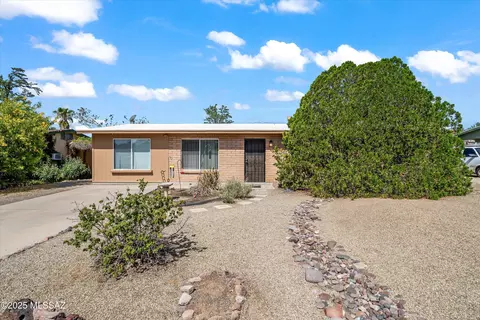 4270 W Jupiter Pl, Tucson, AZ 85741