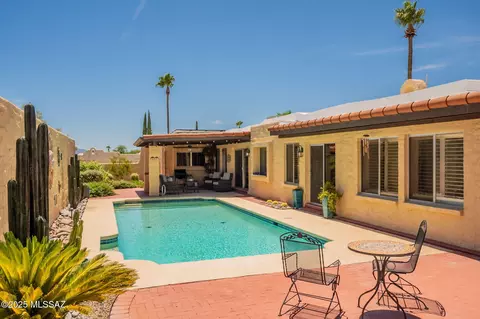 1160 W Circulo Del Norte, Green Valley, AZ 85614