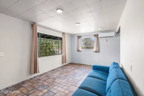 Living - 2801 E Beverly Dr, Tucson, AZ 85716 photo 2 of 3