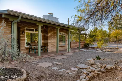 6845 N Firenze Dr, Tucson, AZ 85704