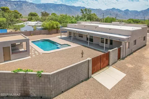 3989 E Songbird Ln, Tucson, AZ 85739