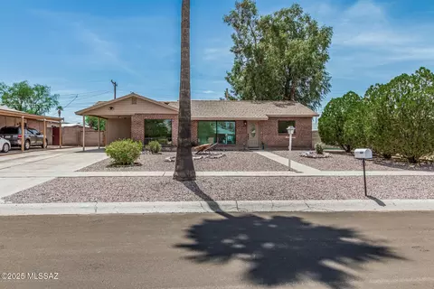 6310 E Barnan St, Tucson, AZ 85710