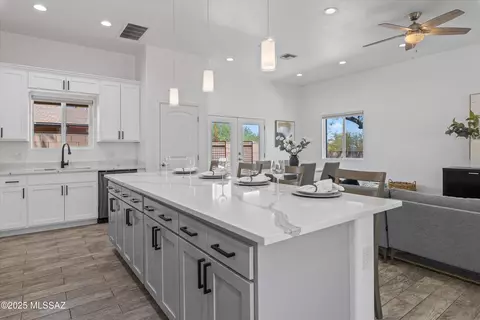 3329 E Glenn St, Tucson, AZ 85716