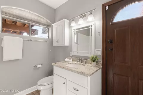 Bath - 9581 E Snyder Rd, Tucson, AZ 85749 photo 4 of 4