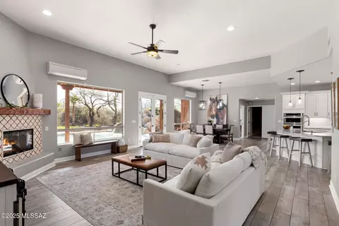 Living - 9581 E Snyder Rd, Tucson, AZ 85749 photo 2 of 3