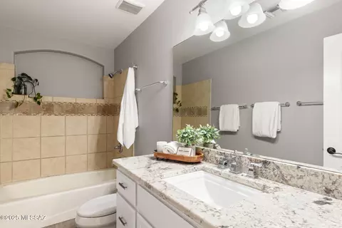 Bath - 9581 E Snyder Rd, Tucson, AZ 85749 photo 3 of 4