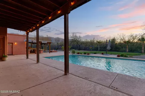 Exterior - 9581 E Snyder Rd, Tucson, AZ 85749 photo 4 of 14