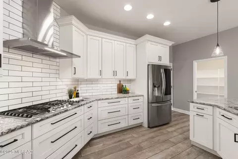 Kitchen - 9581 E Snyder Rd, Tucson, AZ 85749 photo 2 of 4