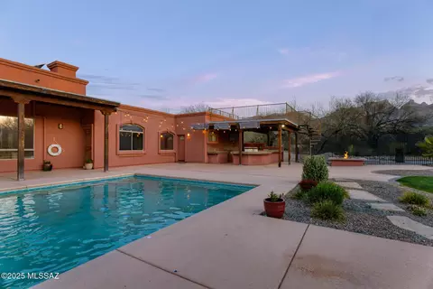 Exterior - 9581 E Snyder Rd, Tucson, AZ 85749 photo 9 of 14