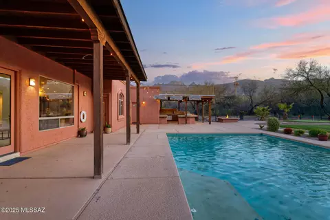 Exterior - 9581 E Snyder Rd, Tucson, AZ 85749 photo 5 of 14