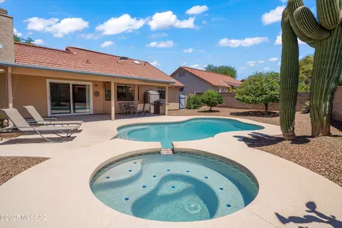 9852 N Longford Dr, Tucson, AZ 85742