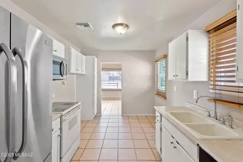 Kitchen - 3125 E 26th St, Tucson, AZ 85713 photo 2 of 2