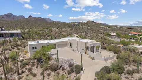 2211 N Via De Suenos, Tucson, AZ 85745