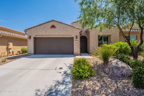 1156 N Broken Hills Dr, Green Valley, AZ 85614