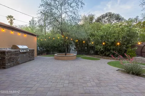 Exterior - 2735 E 10th St, Tucson, AZ 85716 photo 4 of 7