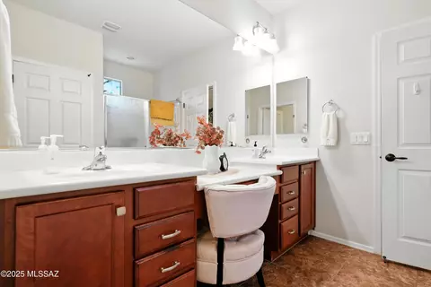 Bath - 14000 E Britzka St, Vail, AZ 85641 photo 2 of 4