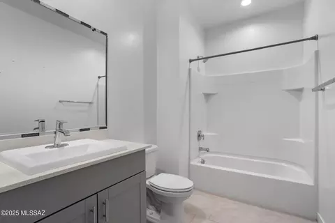 Bath - 12798 E Joffroy Dr, Vail, AZ 85641 photo 3 of 4