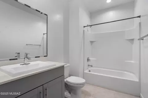 Bath - 12798 E Joffroy Dr, Vail, AZ 85641 photo 1 of 4