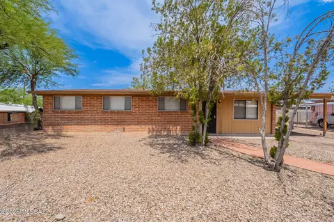 8011 E Timrod St, Tucson, AZ 85710