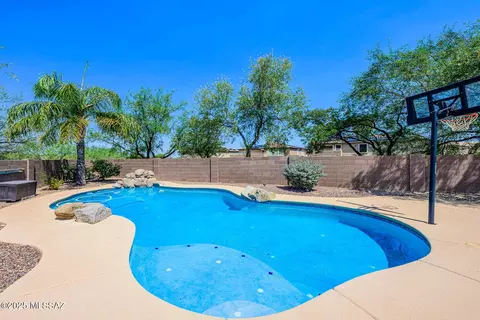 Exterior - 10644 S Silverbluff Dr, Vail, AZ 85641 photo 2 of 5