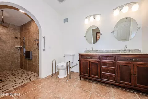 Bath - 10644 S Silverbluff Dr, Vail, AZ 85641 photo 1 of 5