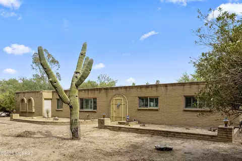 11202 E Chuckwagon Cir, Tucson, AZ 85749