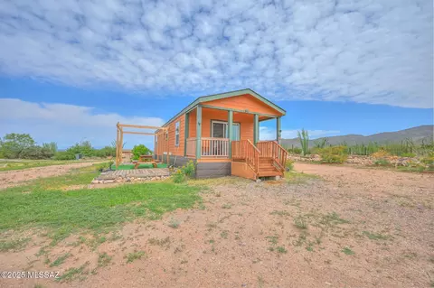 6220 S Lonesome Rd, Hereford, AZ 85615