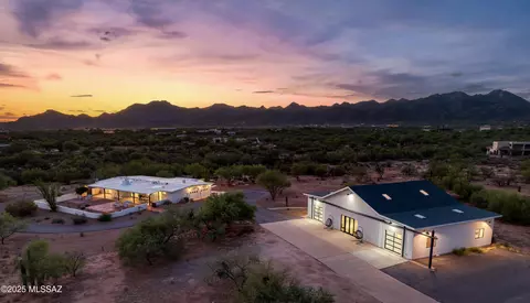 1720 W Cessna Way, Tucson, AZ 85755