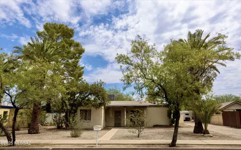 1710 N Louis Ln, Tucson, AZ 85712