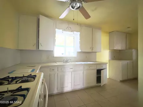 5823 E 18th St, Tucson, AZ 85711 photo 6