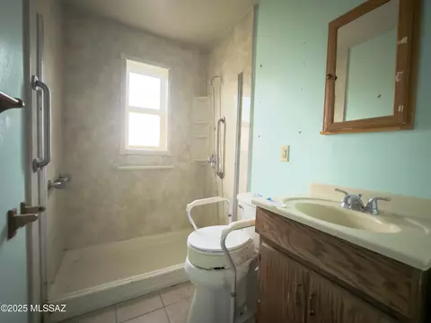 5823 E 18th St, Tucson, AZ 85711 photo 12
