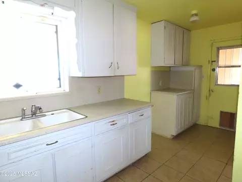 5823 E 18th St, Tucson, AZ 85711 photo 5