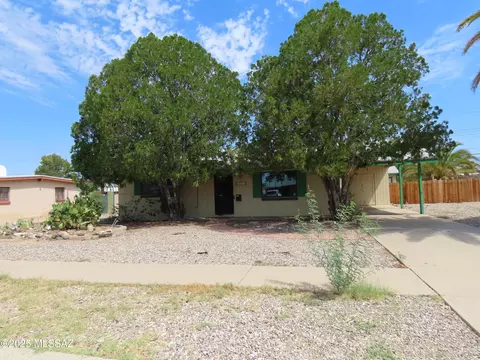 5823 E 18th St, Tucson, AZ 85711