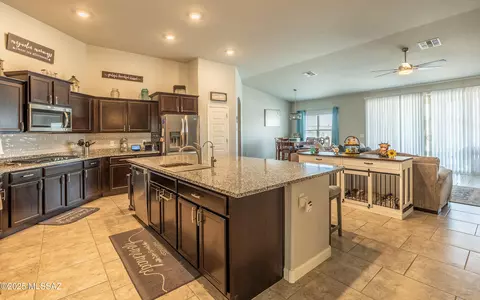 Kitchen - 454 W Grantham St, Vail, AZ 85641 photo 1 of 4