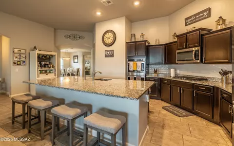 Kitchen - 454 W Grantham St, Vail, AZ 85641 photo 4 of 4