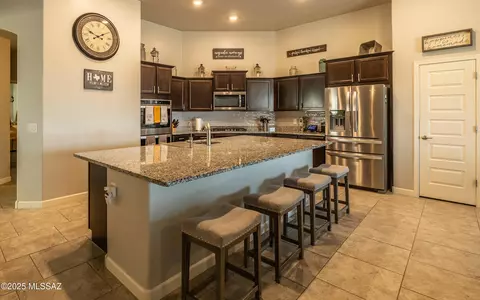 Kitchen - 454 W Grantham St, Vail, AZ 85641 photo 3 of 4