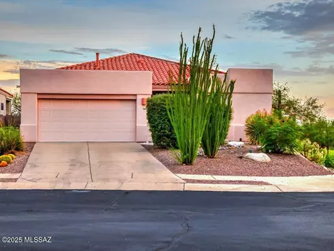 9880 E Sterling View Dr, Tucson, AZ 85749