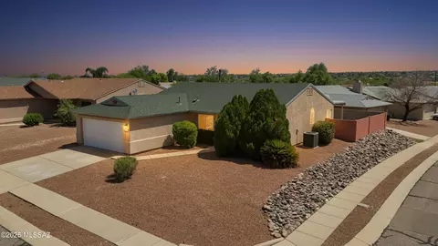 4201 S Apache Well Dr, Tucson, AZ 85730