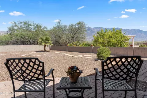 39179 S Lake Crest Dr, Tucson, AZ 85739