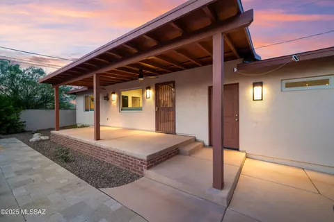 Exterior - 2302 N Norton Ave, Tucson, AZ 85719 photo 3 of 7
