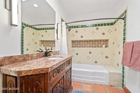 Bath - 2302 N Norton Ave, Tucson, AZ 85719 photo 1 of 4