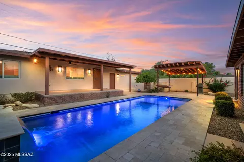 Exterior - 2302 N Norton Ave, Tucson, AZ 85719 photo 6 of 7