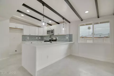 5671 E 30th St, Tucson, AZ 85711