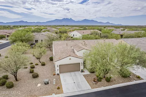 1762 E Sage Thrasher Dr, Green Valley, AZ 85614