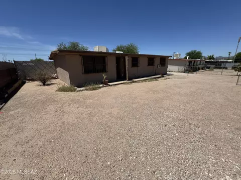 Exterior - 5418 S Oregon Dr, Tucson, AZ 85706 photo 2 of 3