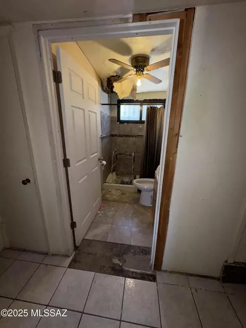 Bath - 5418 S Oregon Dr, Tucson, AZ 85706 photo 4 of 5