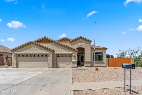 812 S Routh Pl, Vail, AZ 85641 photo 2