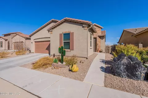 2456 W Bassett Peak Dr, Green Valley, AZ 85622
