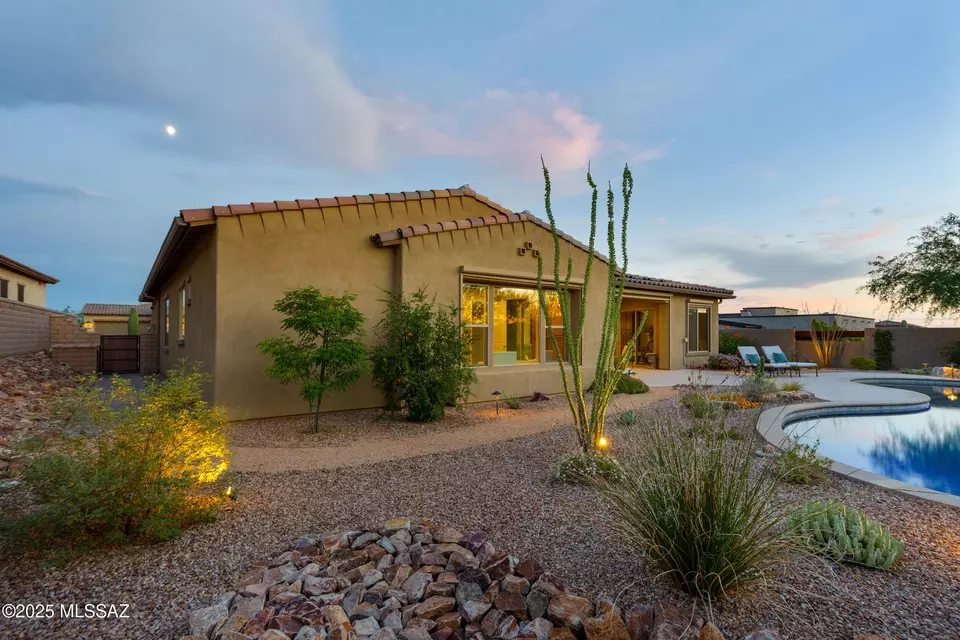 Exterior - 14045 N Crooked Creek Dr, Marana, AZ 85658 photo 3 of 10